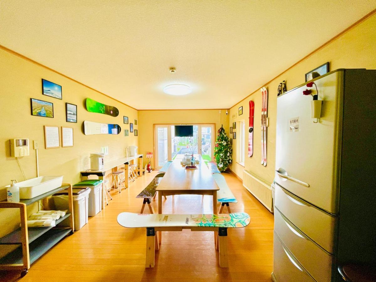 Yellow House Niseko Кучан Екстериор снимка